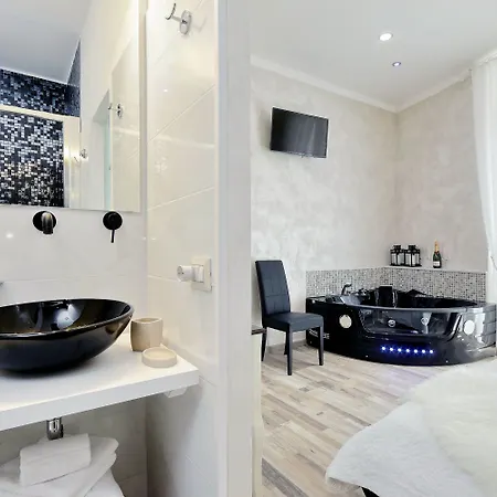 Just Chilling Hotel Rom