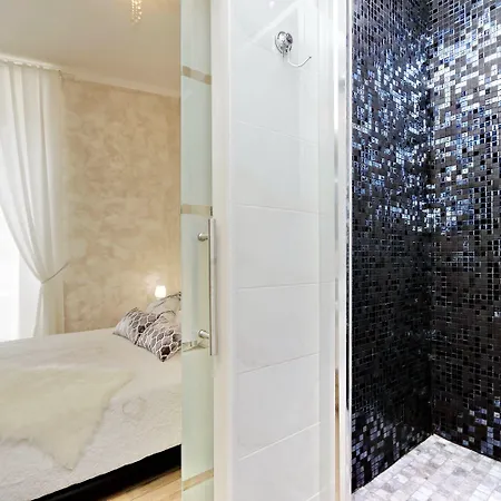 Just Chilling 4* Rom